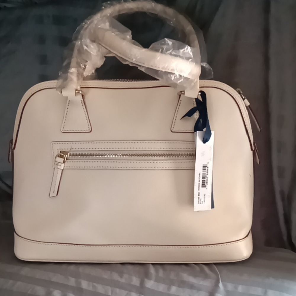 BRAND NEW WITH TAGS DOONEY & BOURKE CHIC CREAM PURSE